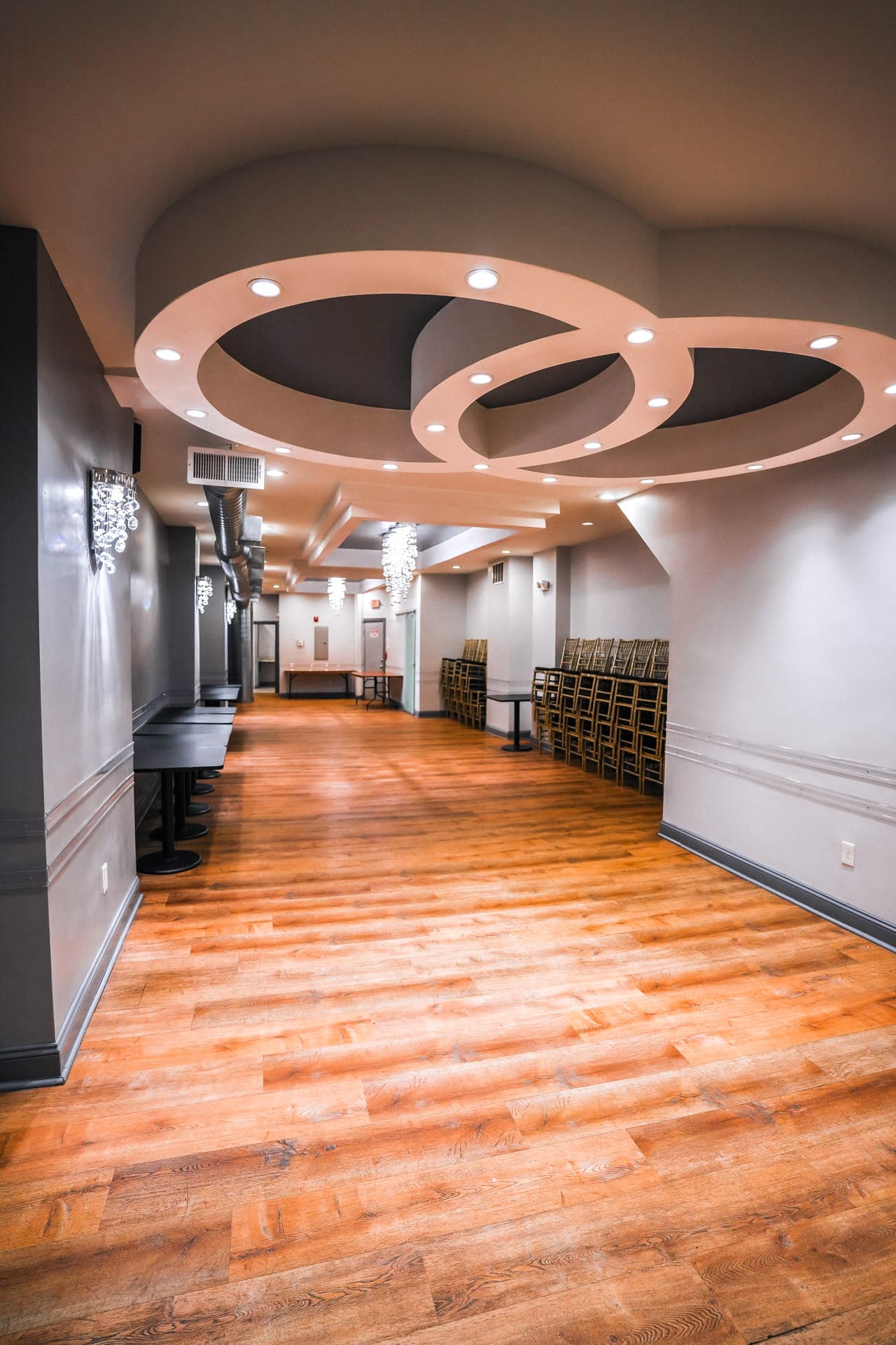 SS Too — the intimate venue